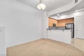 Photo #3: 2153763 Listing