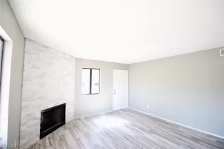 Photo #2: 2153779 Listing