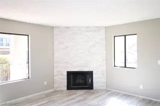 Photo #3: 2153779 Listing