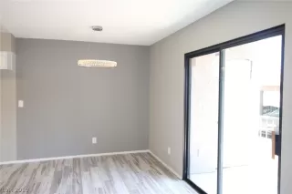 Photo #4: 2153779 Listing