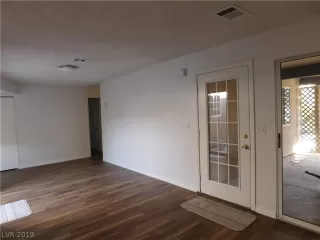 Photo #5: 2153813 Listing