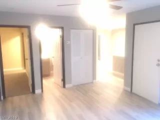 Photo #5: 2153832 Listing