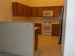 Photo #5: 2153842 Listing