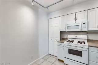 Photo #3: 2153871 Listing