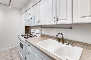 Photo #4: 2153871 Listing