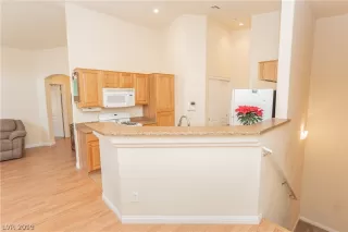 Photo #6: 2153884 Listing