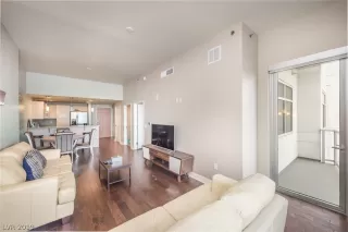 Photo #5: 2153938 Listing