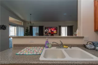 Photo #1: 2153944 Listing