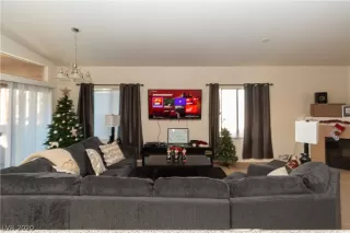 Photo #6: 2153944 Listing