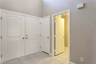 Photo #1: 2153964 Listing