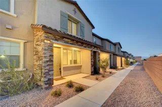 Photo #2: 2153971 Listing