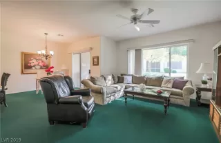 Photo #4: 2153982 Listing