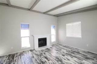 Photo #2: 2153985 Listing