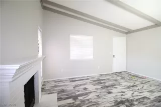Photo #3: 2153985 Listing