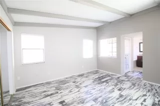 Photo #4: 2153985 Listing
