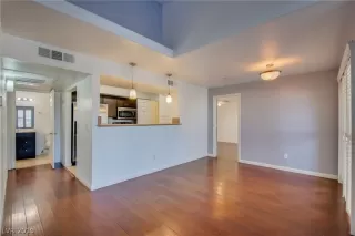 Photo #4: 2154000 Listing