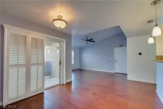 Photo #5: 2154000 Listing