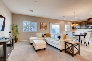 Photo #2: 2154038 Listing