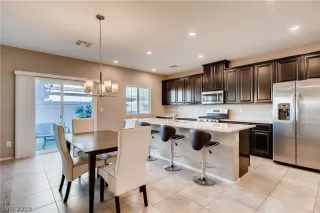 Photo #4: 2154038 Listing