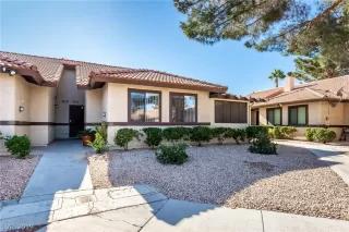 Photo #1: 2154042 Listing