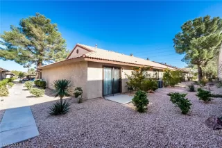 Photo #3: 2154042 Listing