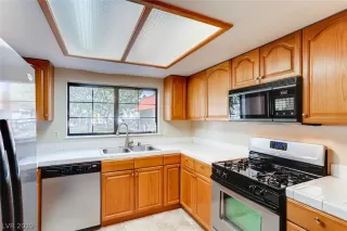 Photo #5: 2154060 Listing