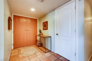 Photo #3: 2154207 Listing