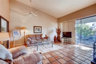 Photo #4: 2154207 Listing