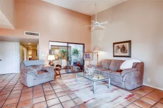 Photo #5: 2154207 Listing