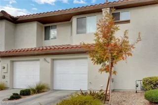 Photo #2: 2154279 Listing