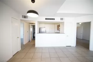 Photo #2: 2154298 Listing 