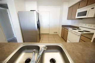 Photo #3: 2154298 Listing 