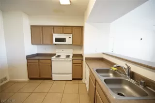 Photo #5: 2154298 Listing 