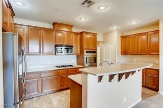 Photo #2: 2154327 Listing