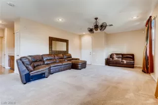 Photo #4: 2154327 Listing