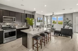 Photo #1: 2154331 Listing 