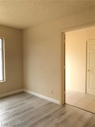 Photo #3: 2154340 Listing 