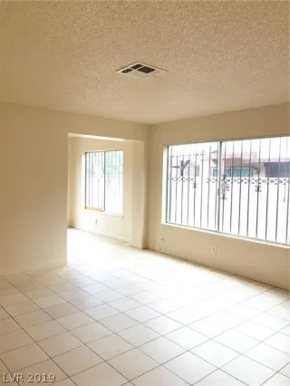 Photo #4: 2154340 Listing 