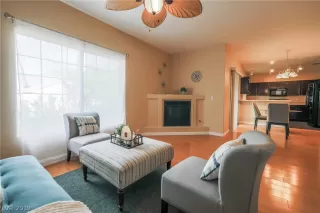 Photo #4: 2154346 Listing