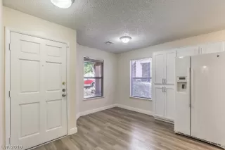 Photo #5: 2154389 Listing