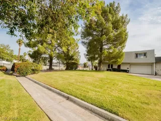 Photo #2: 2154400 Listing