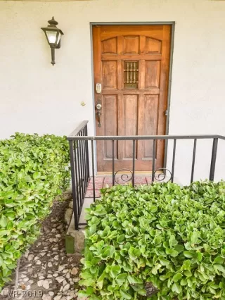 Photo #3: 2154400 Listing