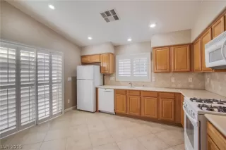 Photo #4: 2154405 Listing