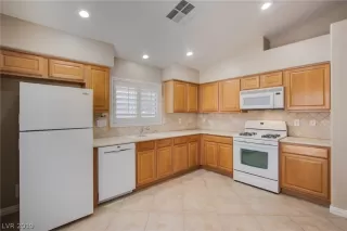 Photo #5: 2154405 Listing