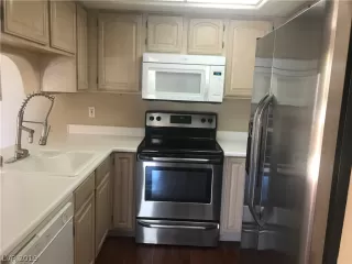 Photo #4: 2154408 Listing 