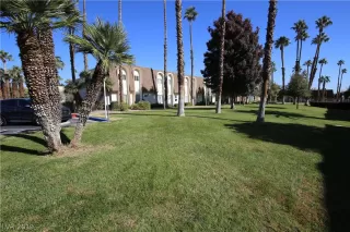 Photo #2: 2154418 Listing