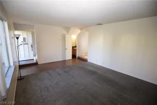 Photo #4: 2154418 Listing