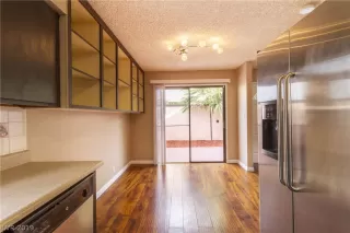 Photo #4: 2154431 Listing