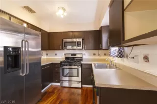 Photo #5: 2154431 Listing