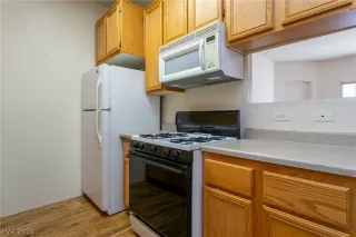 Photo #4: 2154446 Listing